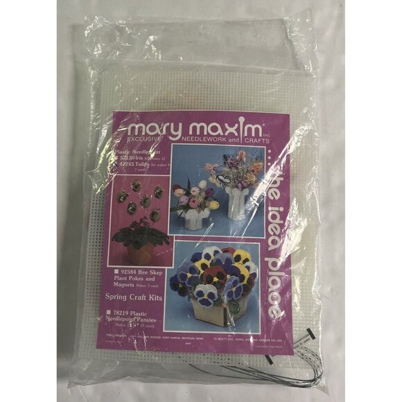 Mary Maxim Plastic Needlepoint Pansies Kit Spring Craft No 78219 - Picture 2 of 8